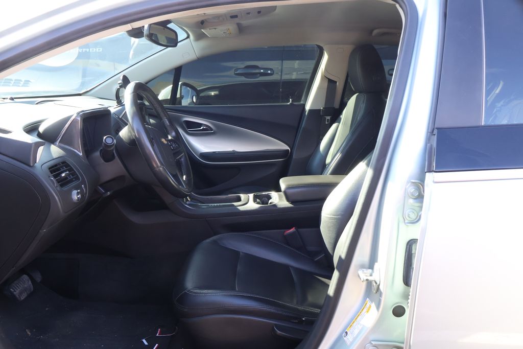 Thumbnail: 2012 Chevrolet Volt - 8