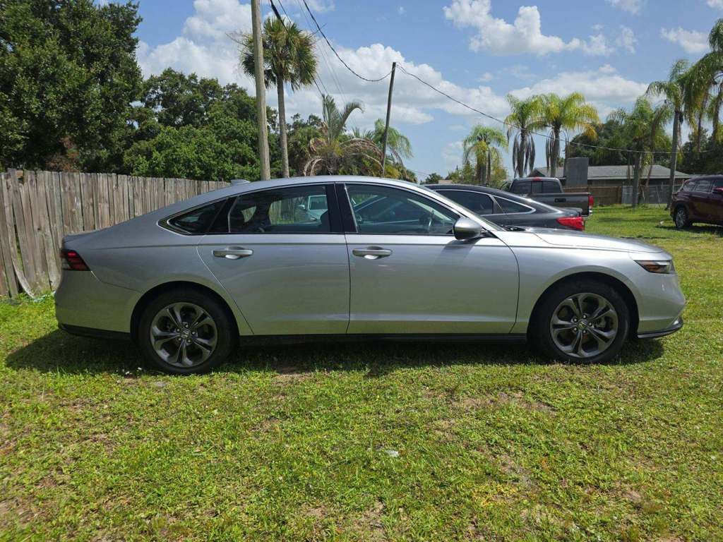 Used 2023 Gray Honda EX-L image 4