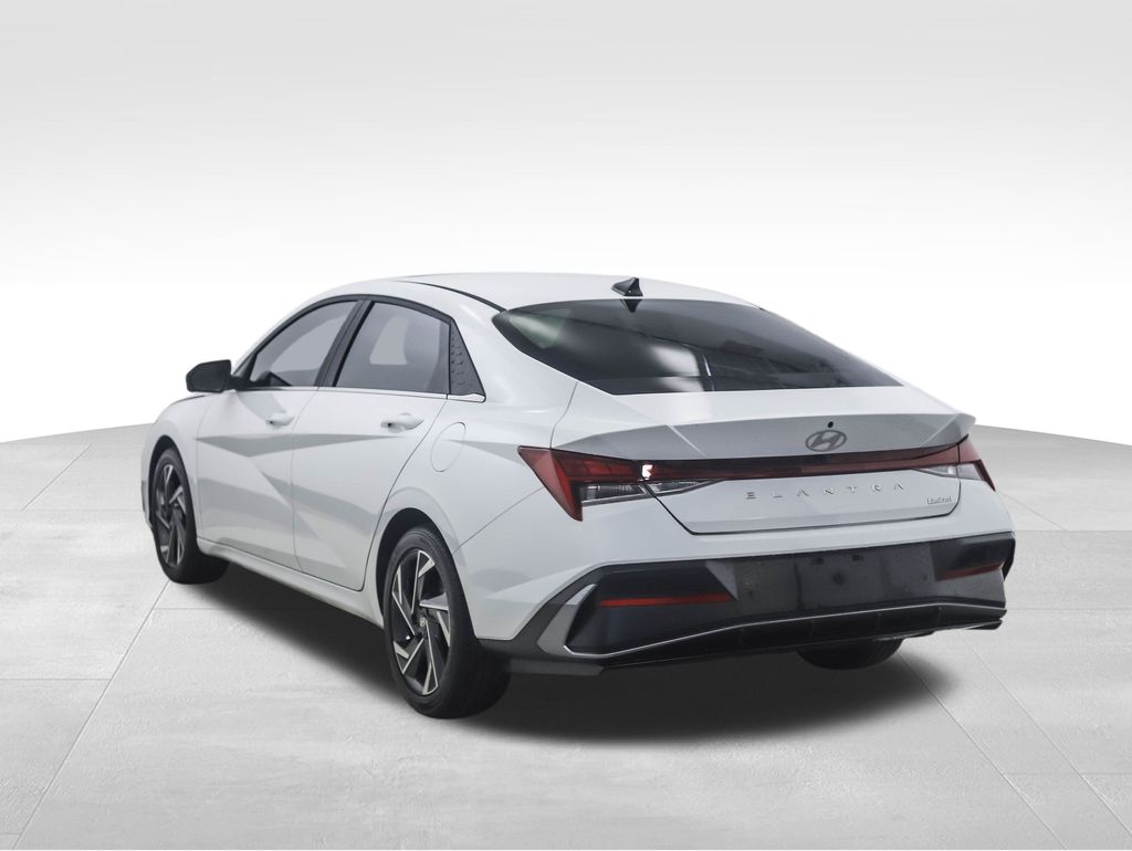 2024 Hyundai Elantra Limited Edition 3