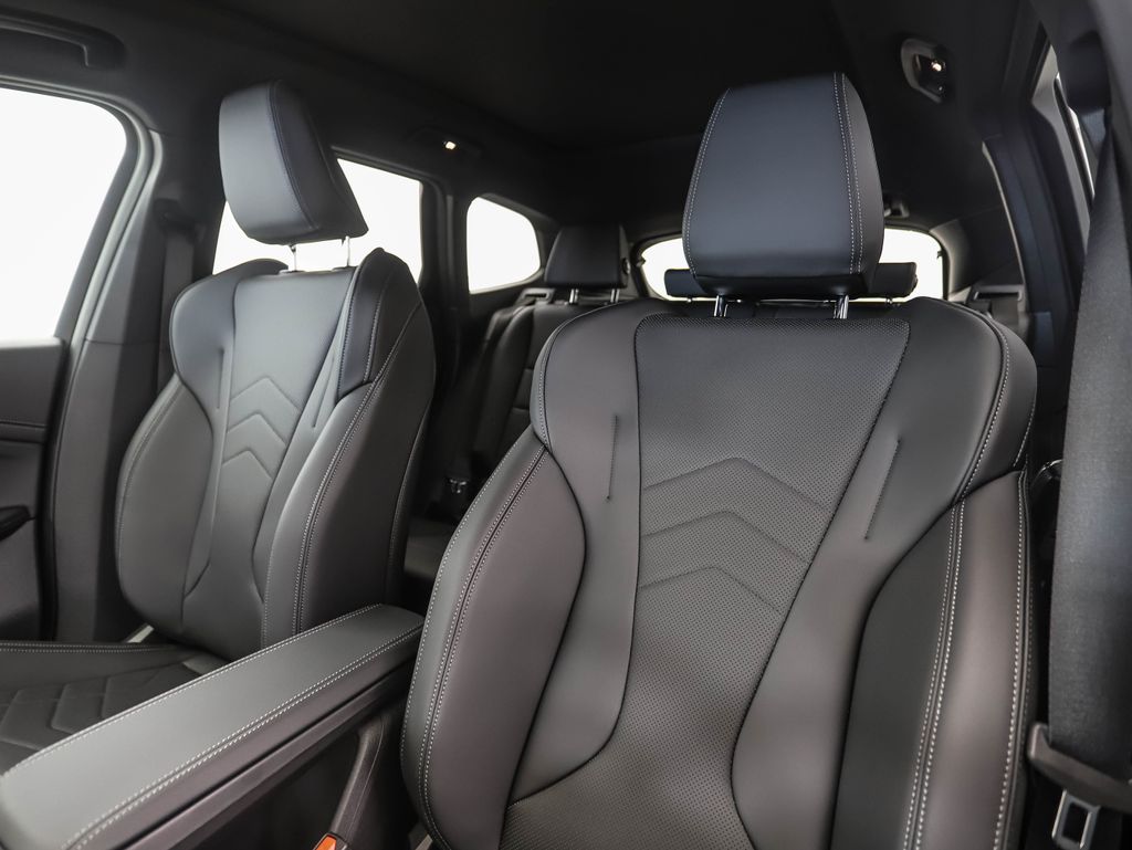 2025 BMW X1 xDrive28i 12