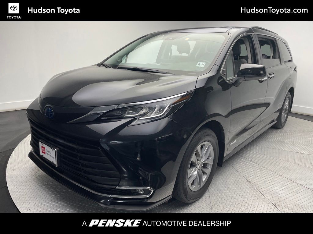 2021 Toyota Sienna XLE -
                Jersey City, NJ