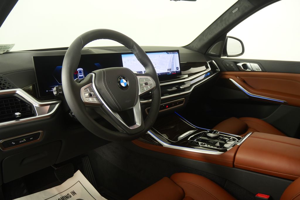 Thumbnail: 2026 BMW X7 - 13