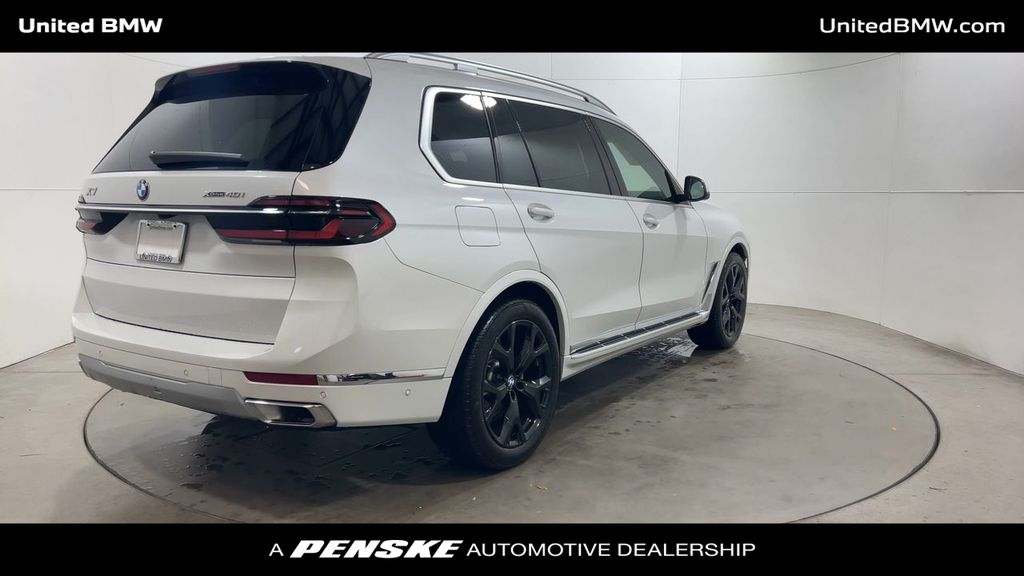 Thumbnail: 2025 BMW X7 - 8