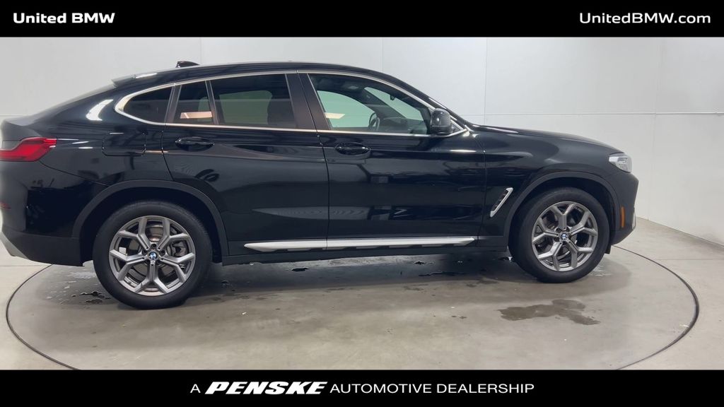 Thumbnail: 2024 BMW X4 - 9