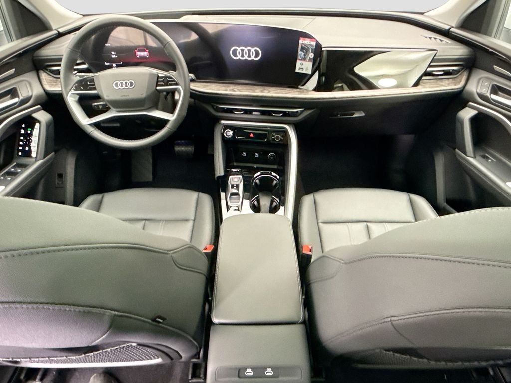 Thumbnail: 2025 Audi Q5 - 14