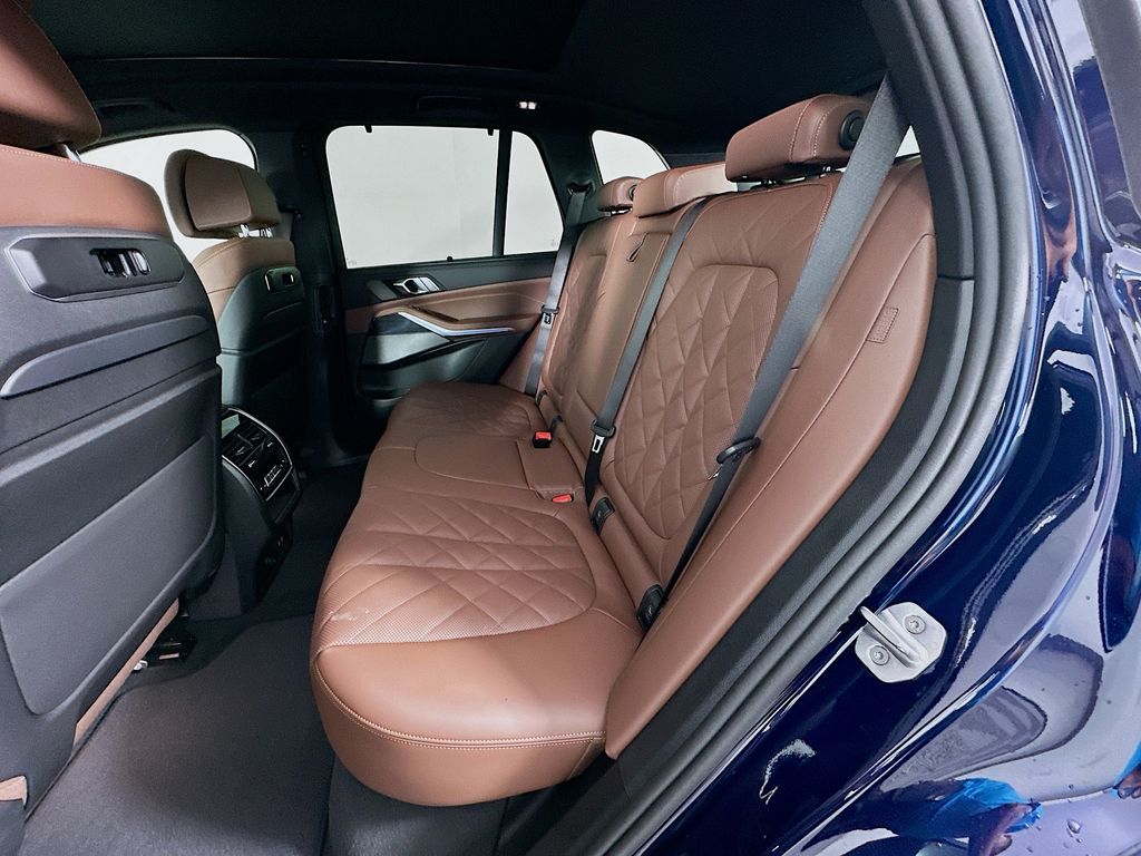 Thumbnail: 2026 BMW X5 - 17