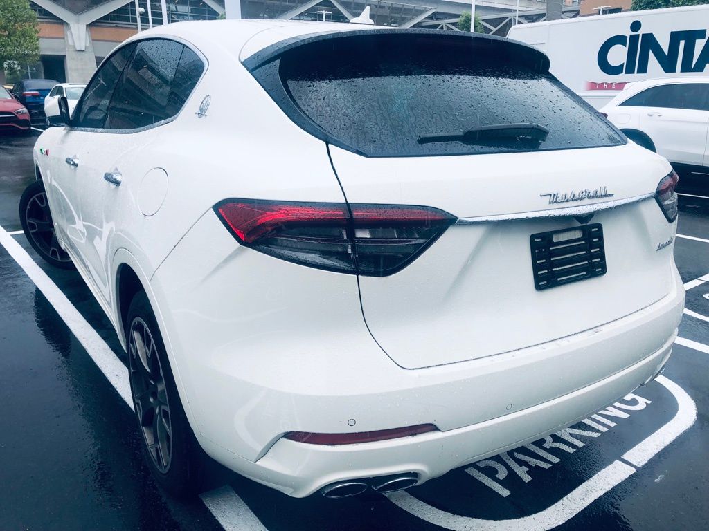 2021 Maserati Levante Base 6
