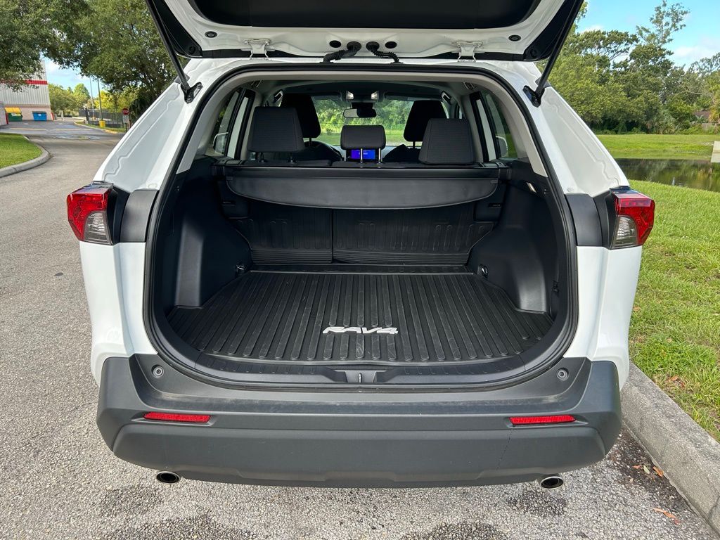 Thumbnail: 2024 Toyota RAV4 - 10