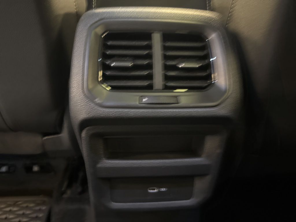 2024 Volkswagen Taos SE photo 11