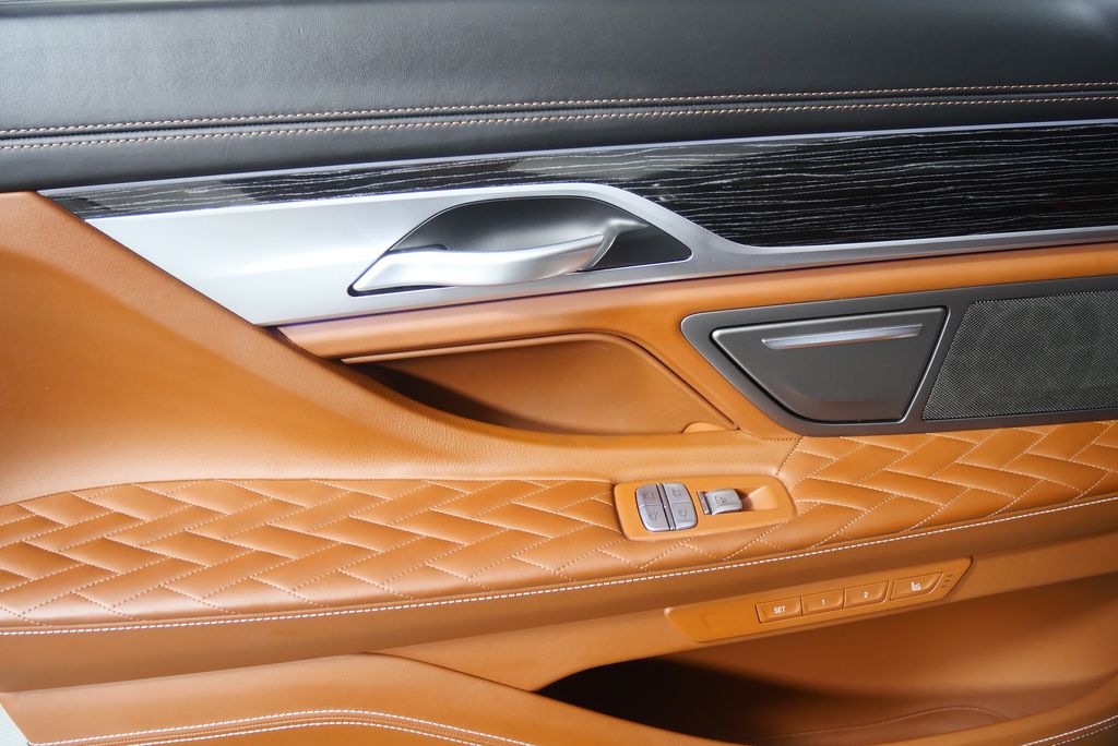 Thumbnail: 2021 BMW 7 Series - 14