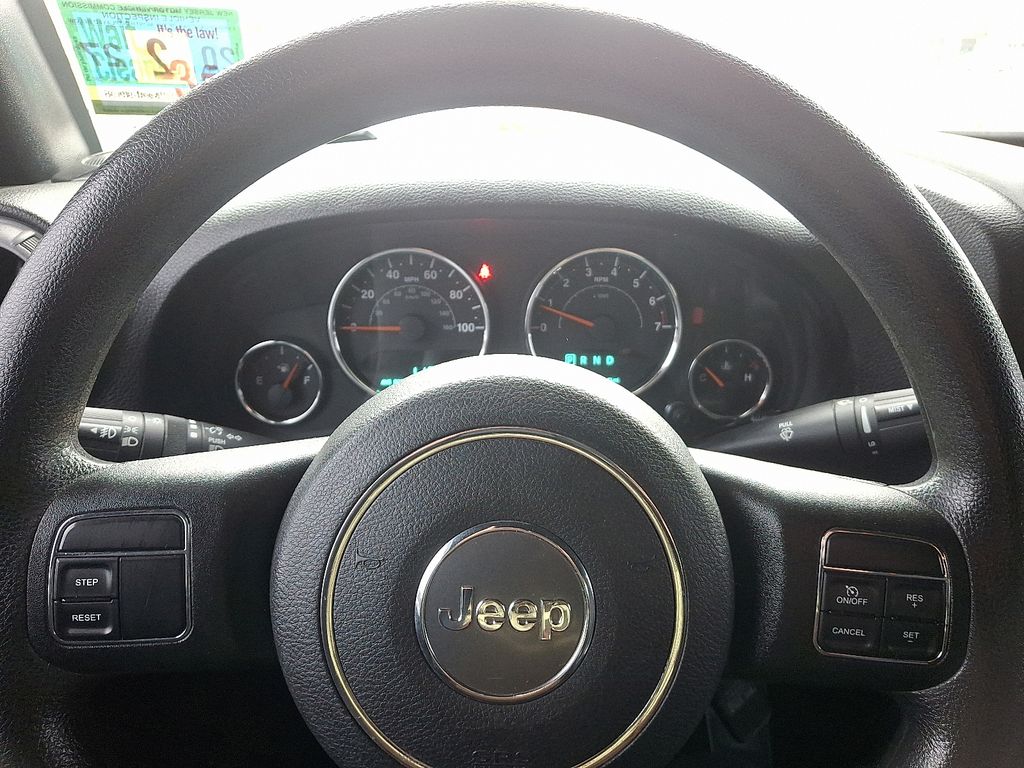 Thumbnail: 2017 Jeep Wrangler - 19