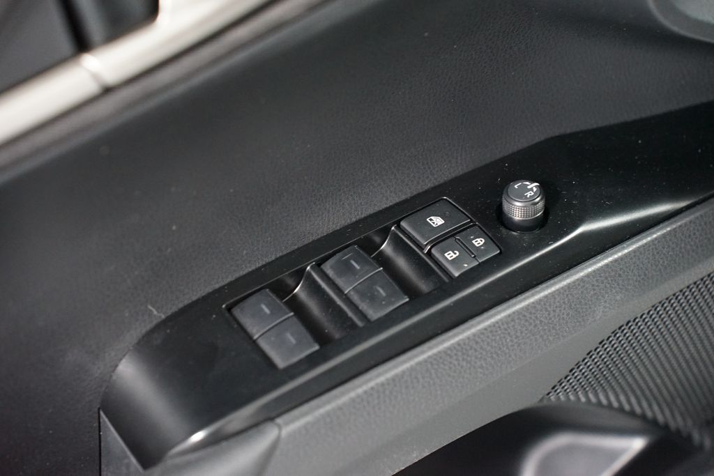 Thumbnail: 2025 Toyota Camry - 31