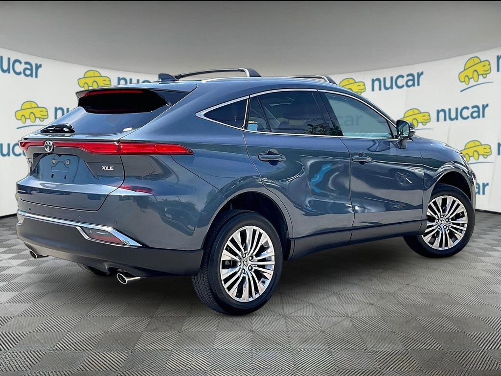 2023 Toyota Venza — photo 6