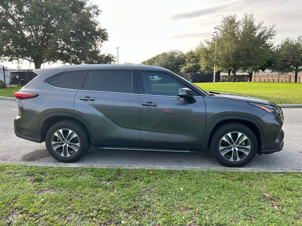 2022 Toyota Highlander XLE 6