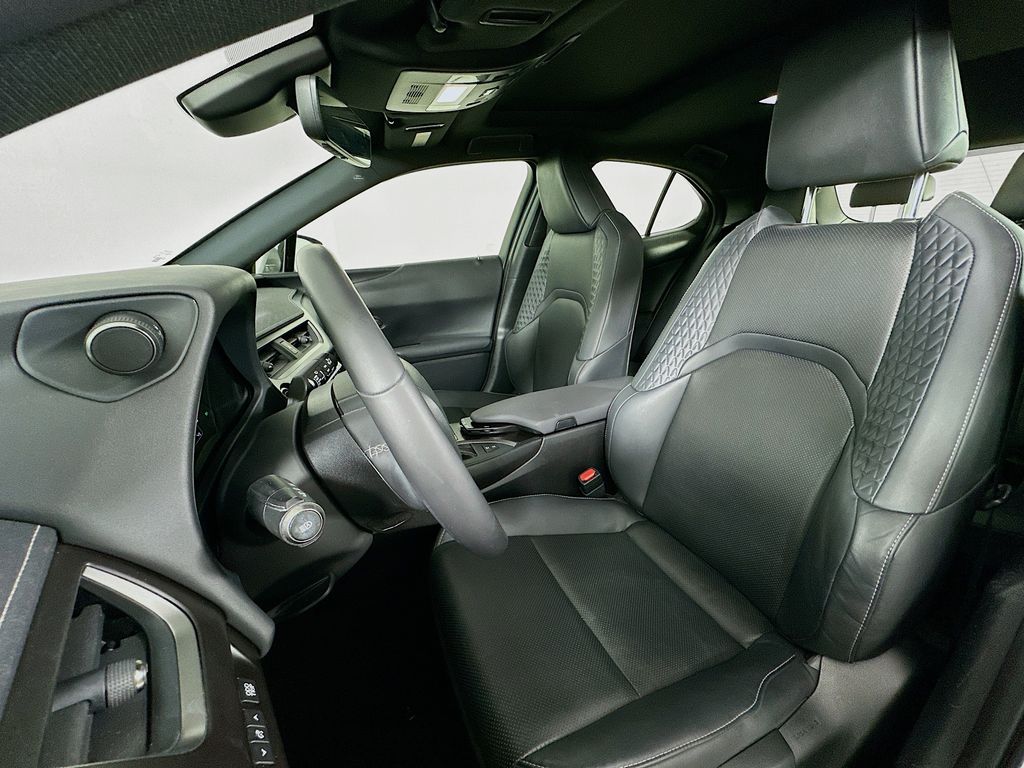 Thumbnail: 2021 Lexus UX - 21