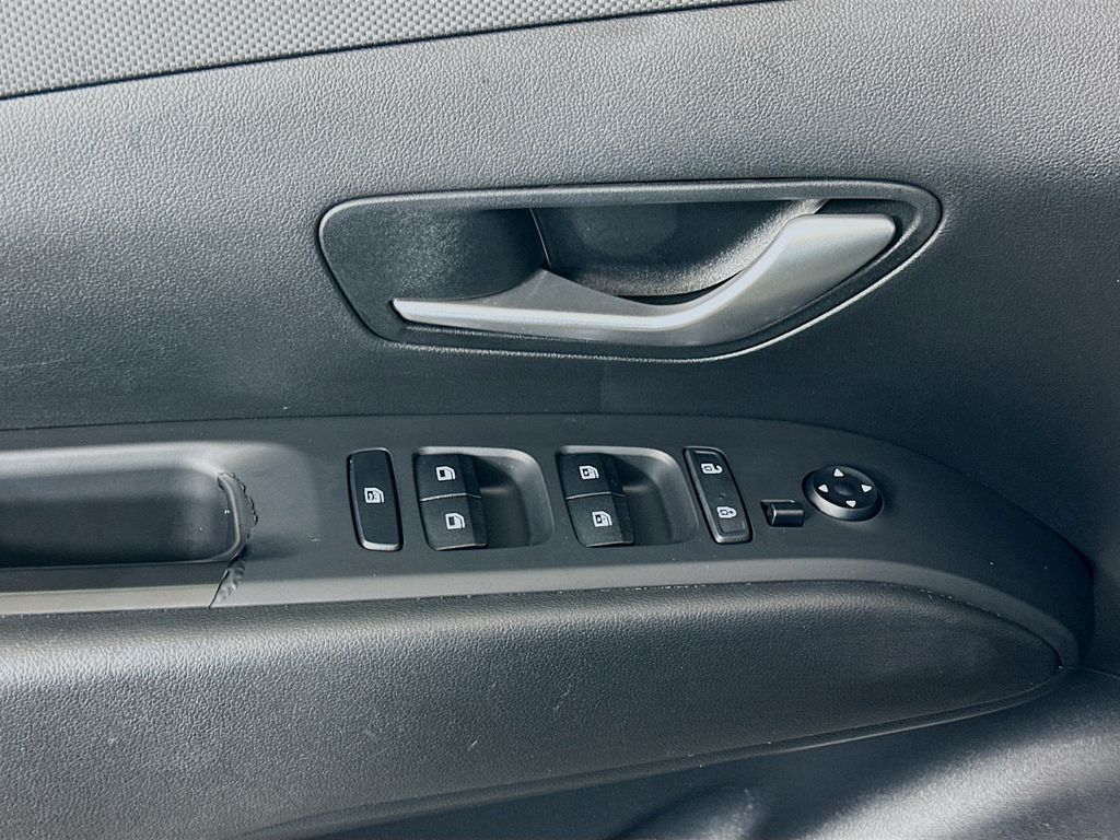 Thumbnail: 2022 Hyundai Santa Cruz - 17