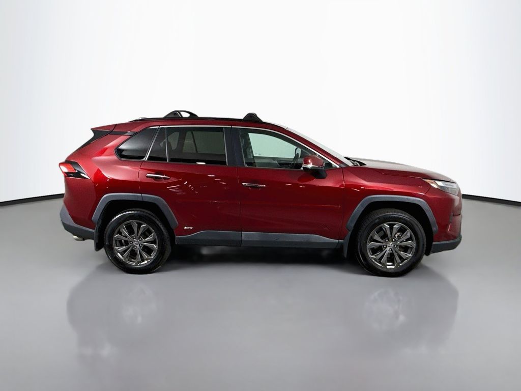 Thumbnail: 2022 Toyota RAV4 - 4