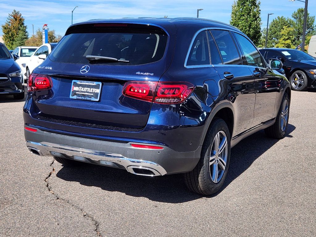 2021 Mercedes-Benz GLC GLC 300 7