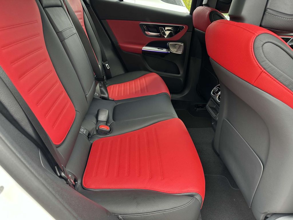 2025 Mercedes-Benz GLC 300 16
