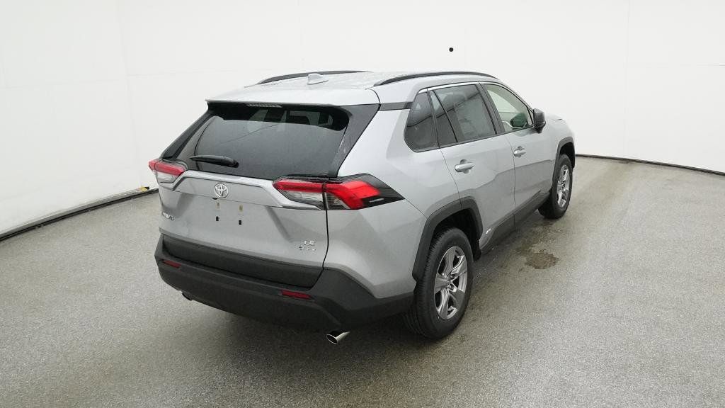2025 Toyota RAV4 LE 28