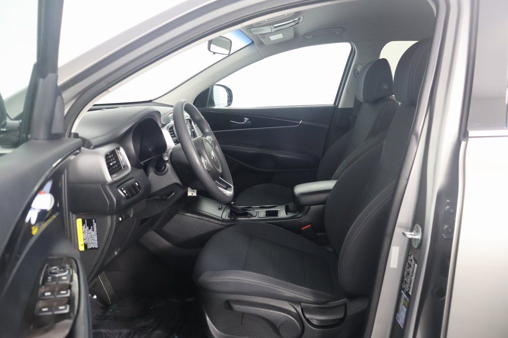 2017 Kia Sorento LX 10