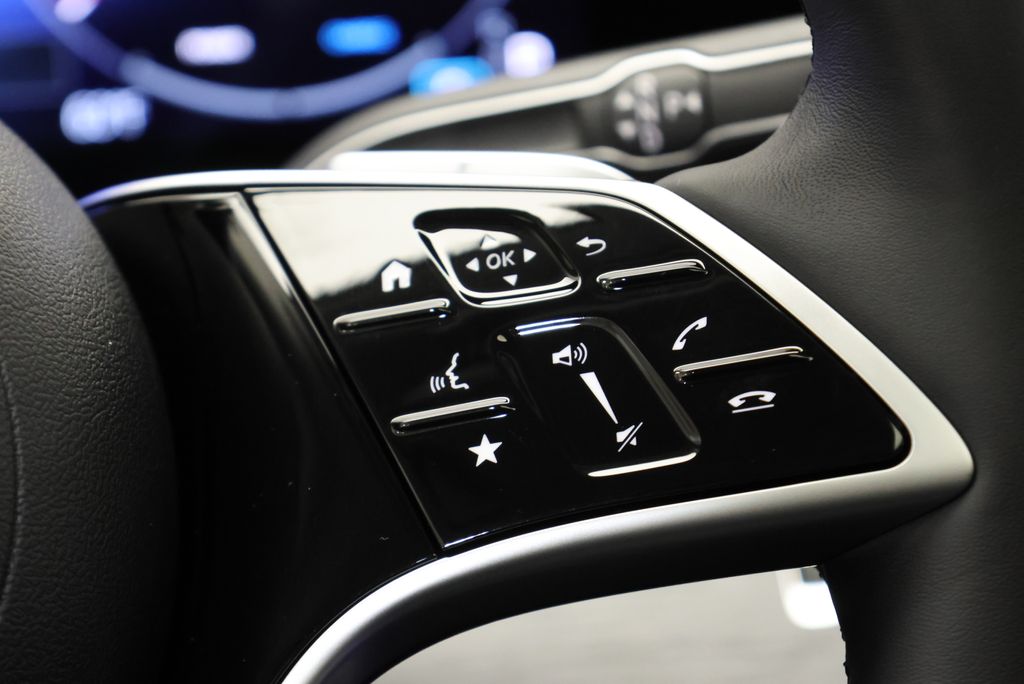 Thumbnail: 2026 Mercedes-Benz GLE - 22