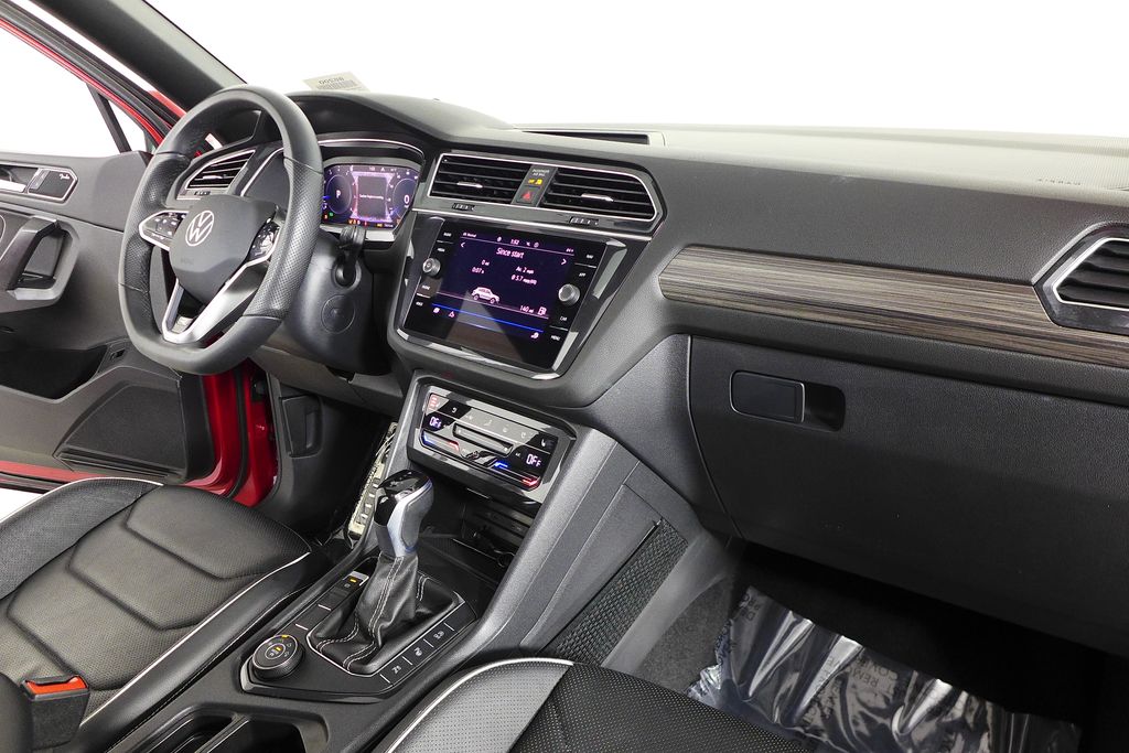 Thumbnail: 2024 Volkswagen Tiguan - 13