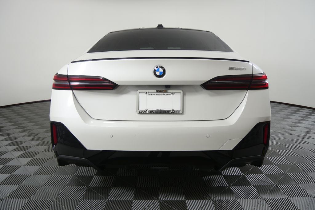 Thumbnail: 2025 BMW 5 Series - 4