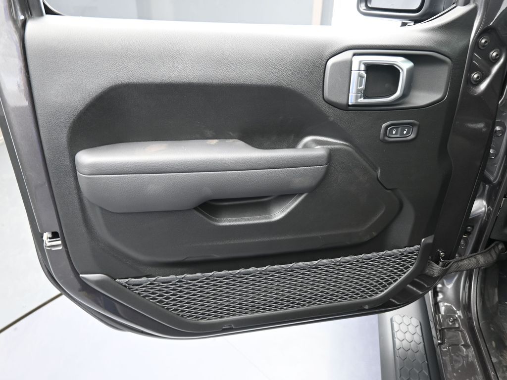 New 2026 Granite Crystal Metallic Clearcoat Jeep Sport image 12