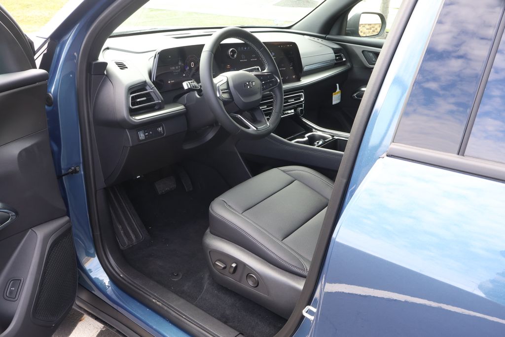 Thumbnail: 2026 Chevrolet Traverse - 13