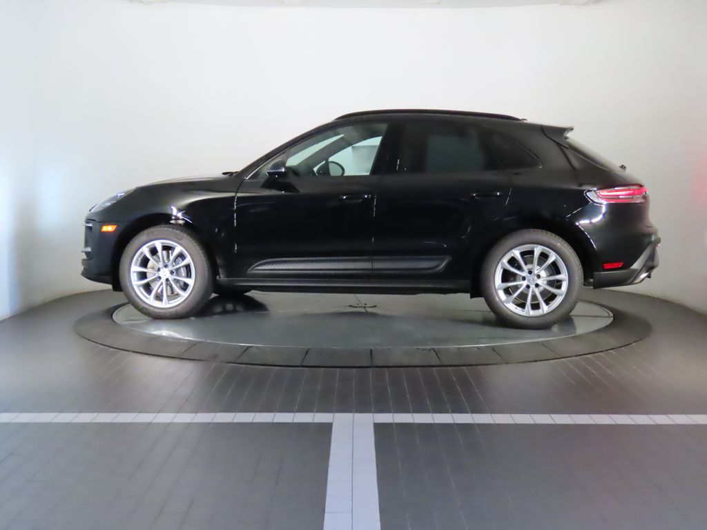 Thumbnail: 2026 Porsche Macan - 2