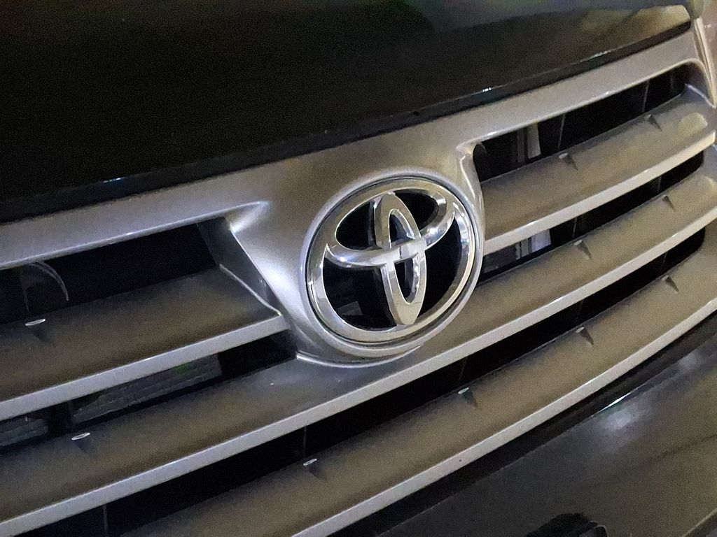 Thumbnail: 2013 Toyota Highlander - 4