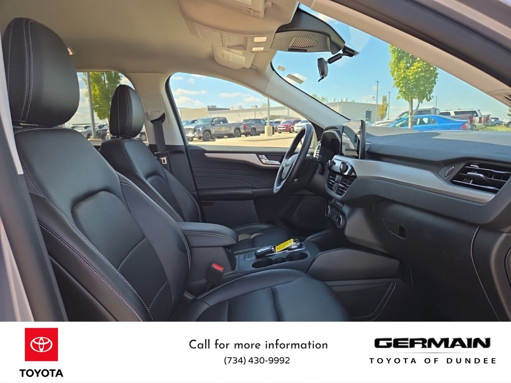 2022 Ford Escape SEL photo 15