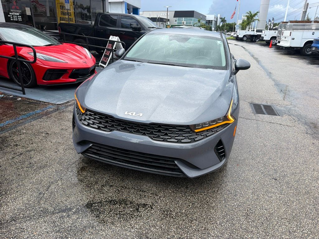 Used 2024 Everlasting Silver Kia LXS image 8