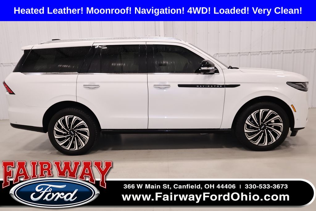 Pristine White Metallic Tri-Coat 2025 Lincoln Navigator Black Label 4WD SUV / Crossover Four-Wheel Drive Automatic