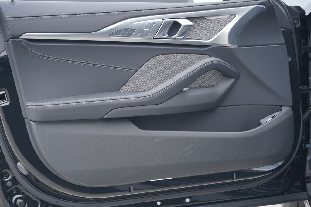 Thumbnail: 2026 BMW 8 Series - 10