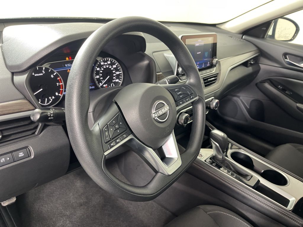 2023 Nissan Altima SV 26