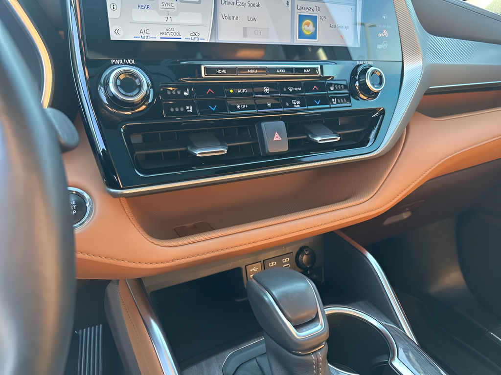 Used Car 2022 Toyota Highlander  Platinum For Sale Under $40,000 In Austin, Texas