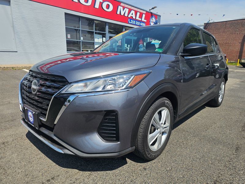 Gray (Gun Metallic) 2024 Nissan Kicks SUV / Crossover Front-Wheel Drive Continuously Variable Transmission