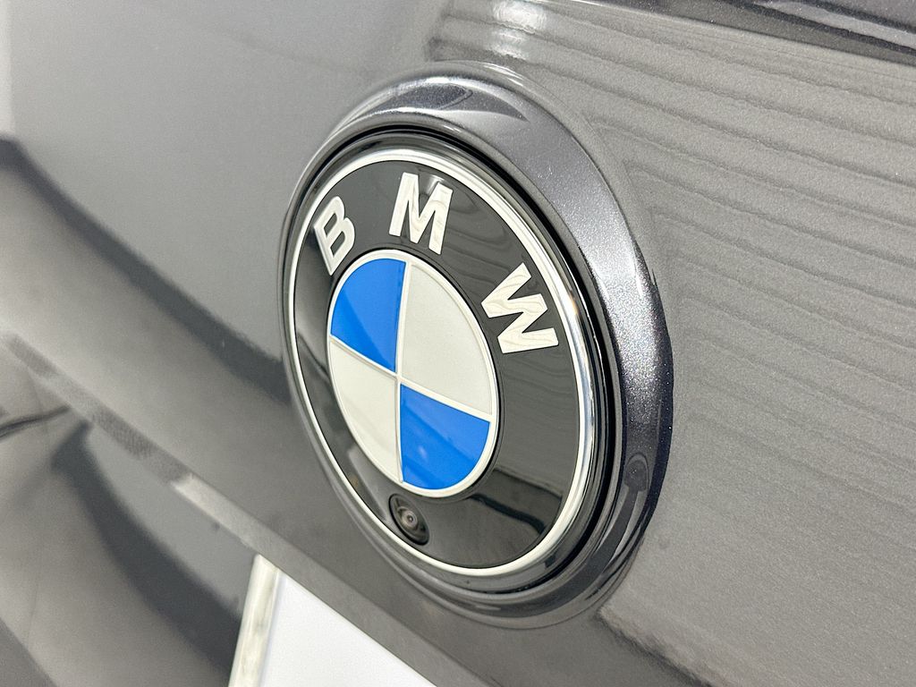 Thumbnail: 2026 BMW iX - 22