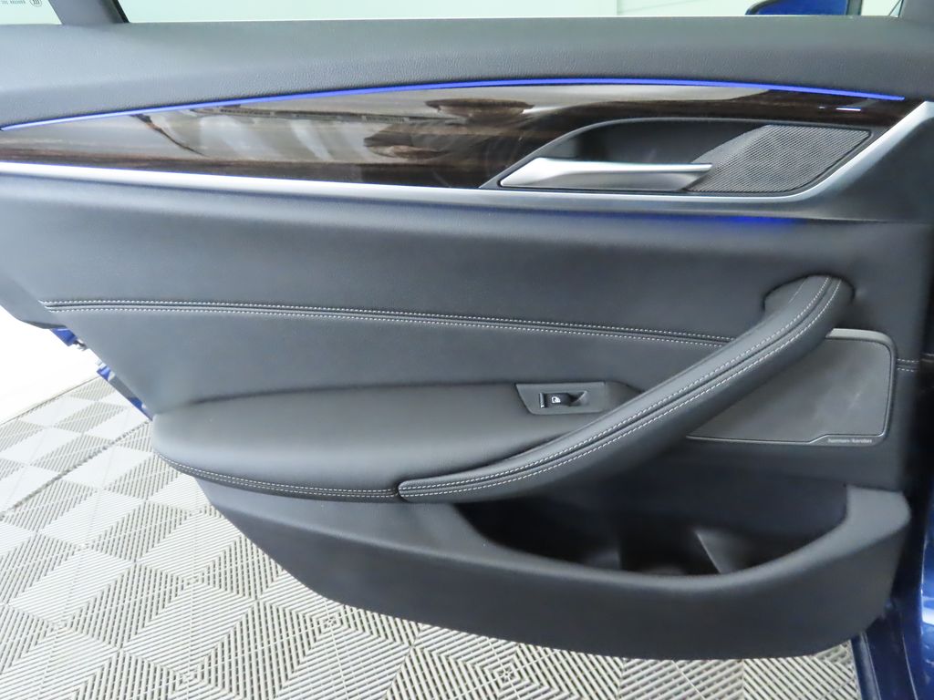 Thumbnail: 2023 BMW 5 Series - 27