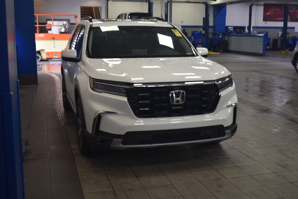 Thumbnail: 2023 Honda Pilot - 3