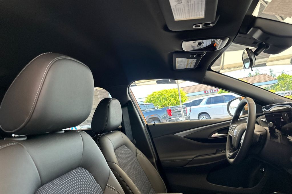 new 2025 Buick Envista car, priced at $26,280