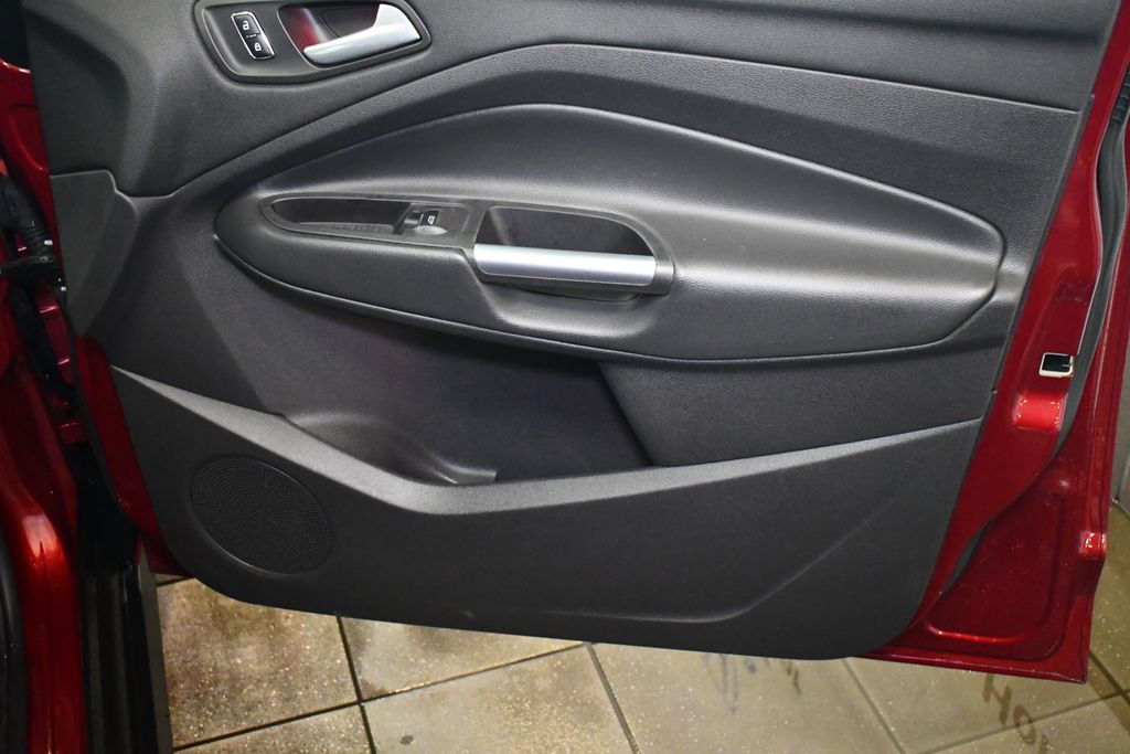 Thumbnail: 2013 Ford C-Max - 32