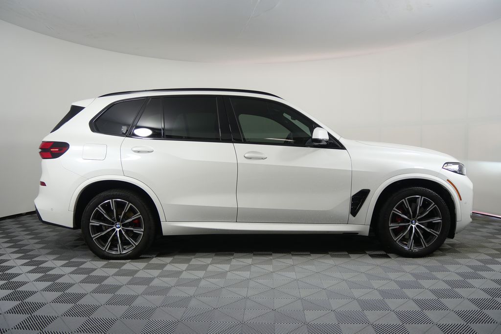 Thumbnail: 2024 BMW X5 - 2