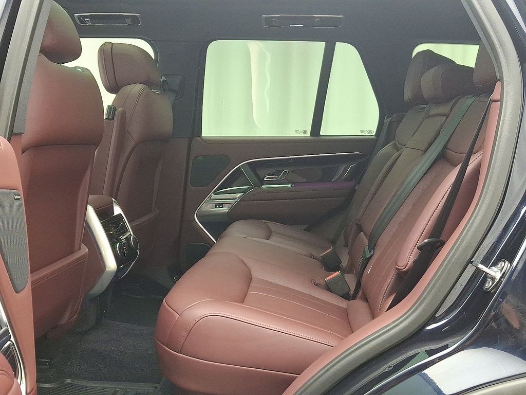 Thumbnail: 2025 Land Rover Range Rover - 10