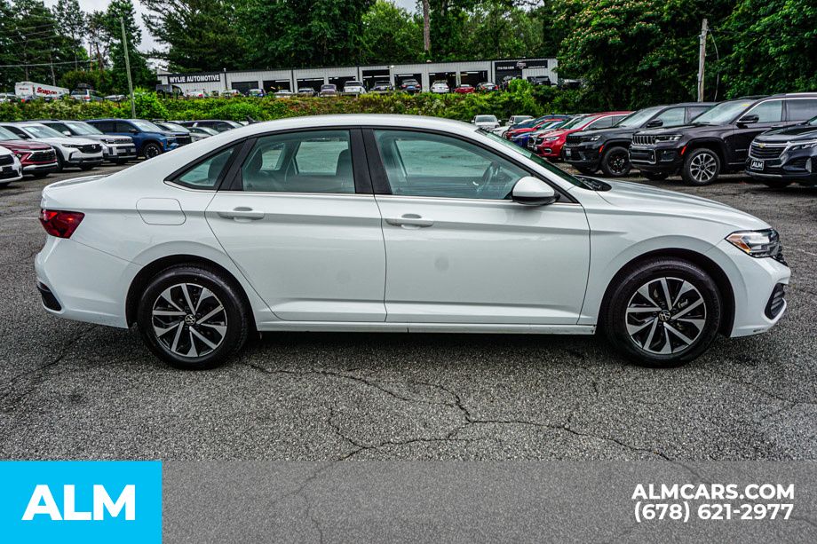 Used 2024 White Volkswagen 1.5T S image 9