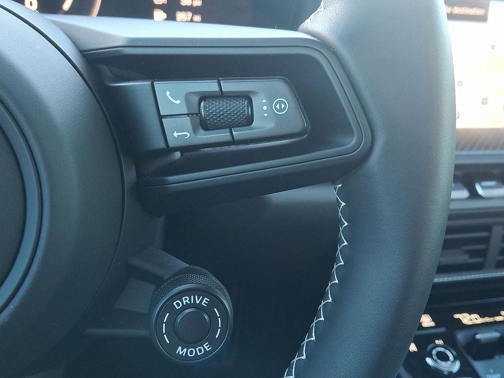 Thumbnail: 2026 Porsche 911 - 21