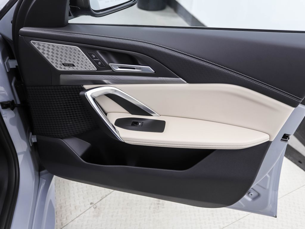 Thumbnail: 2025 BMW X2 - 27