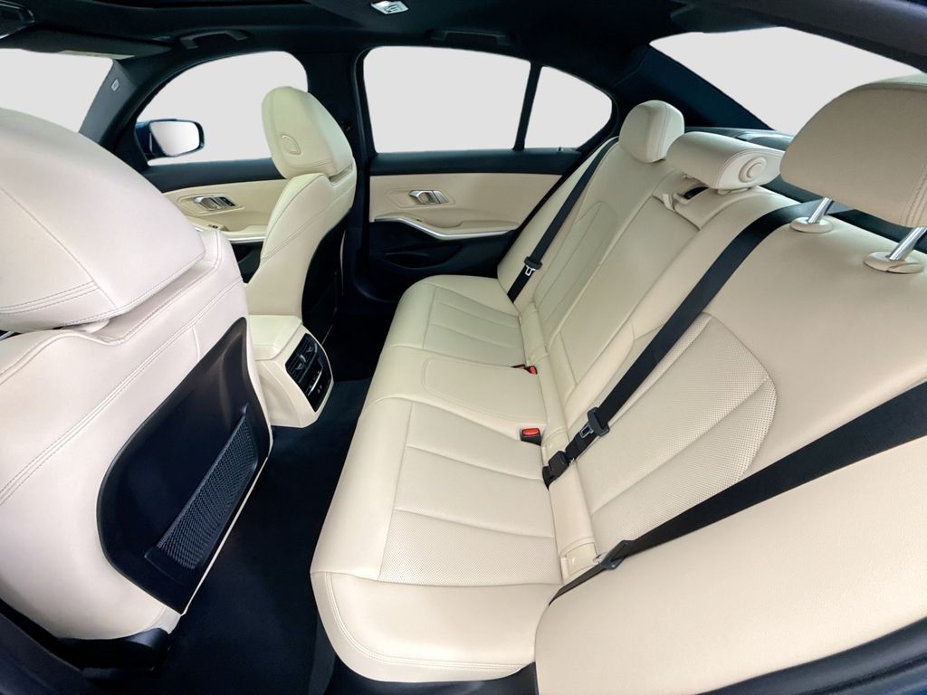 Thumbnail: 2023 BMW 3 Series - 20
